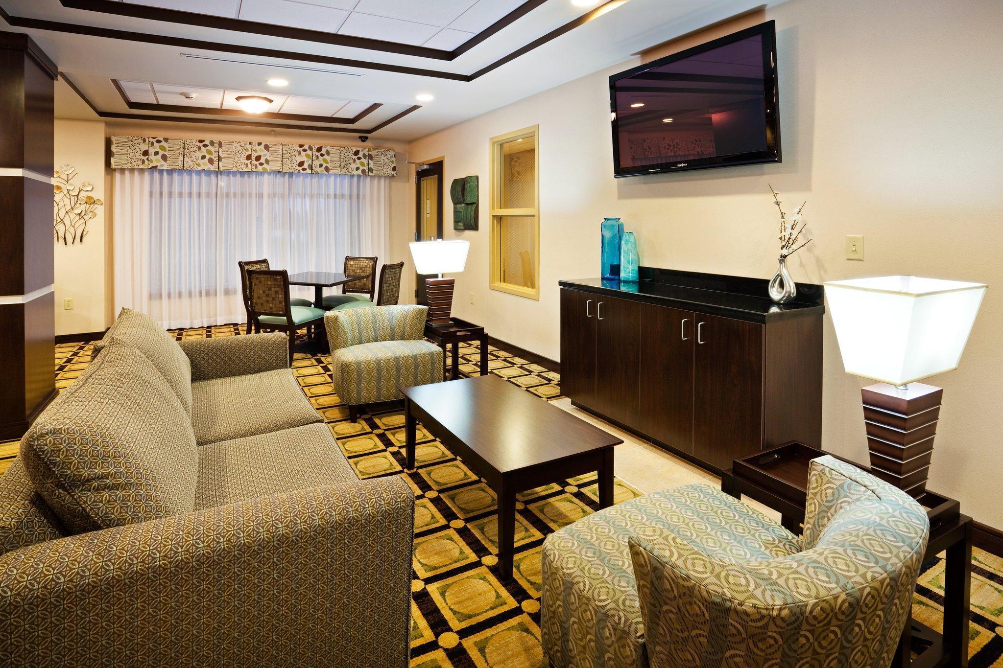 Holiday Inn Express Hotel & Suites Newport South By Ihg Bagian luar foto