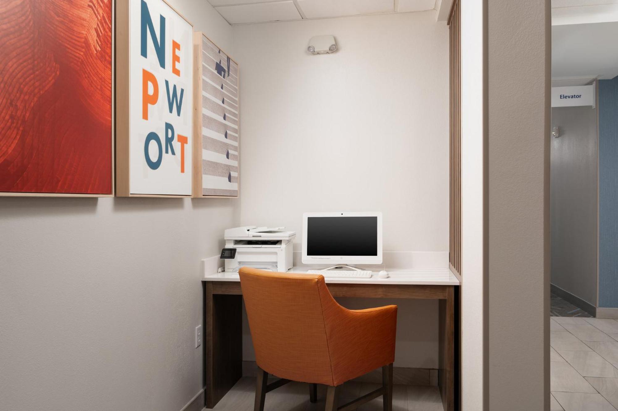Holiday Inn Express Hotel & Suites Newport South By Ihg Bagian luar foto