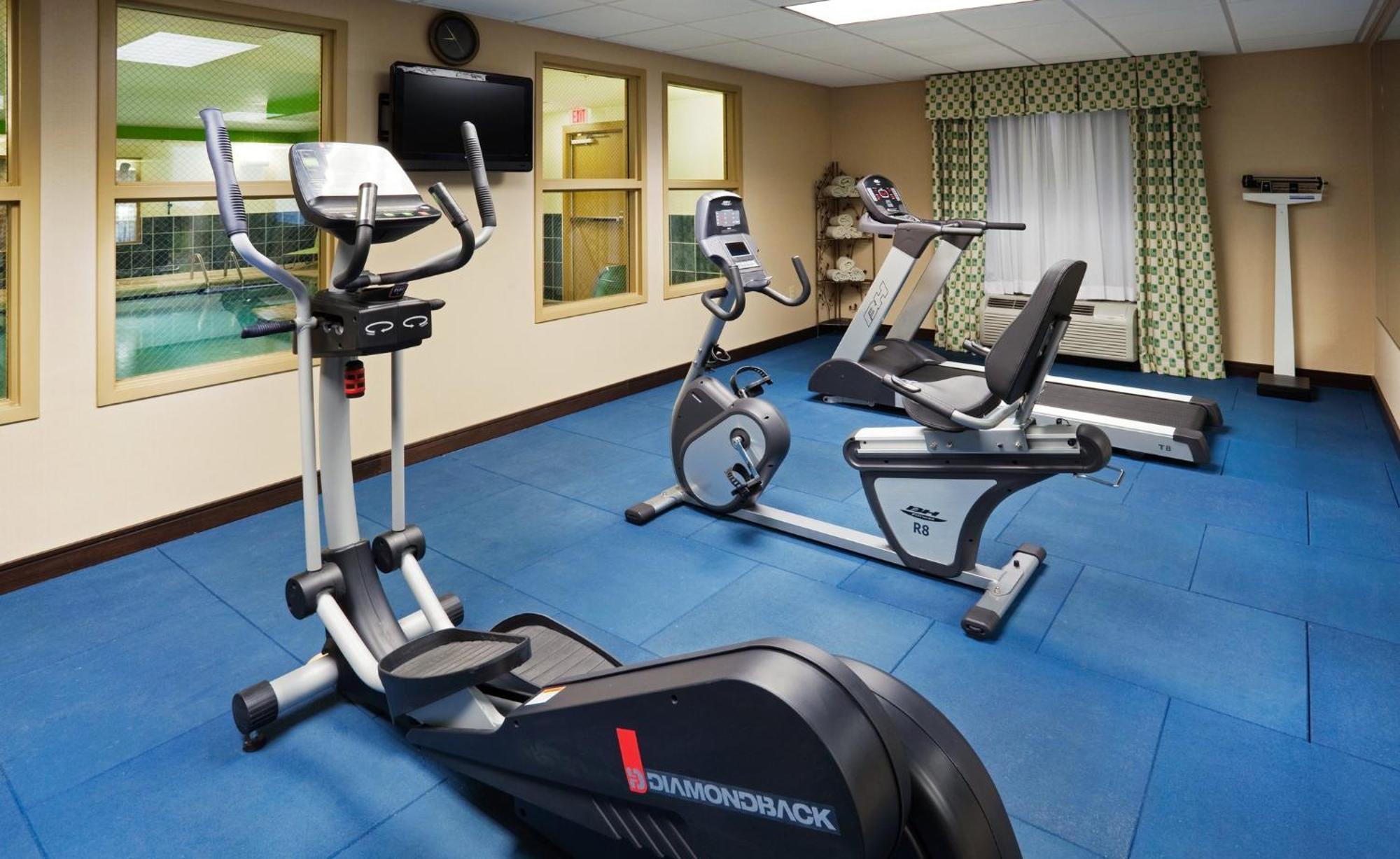 Holiday Inn Express Hotel & Suites Newport South By Ihg Bagian luar foto